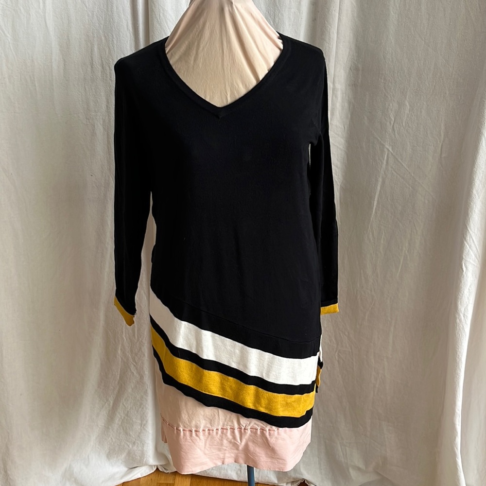 Ricki’s Asymmetrical Lightweight V Neck Tunic Sweater In Black and Yellow